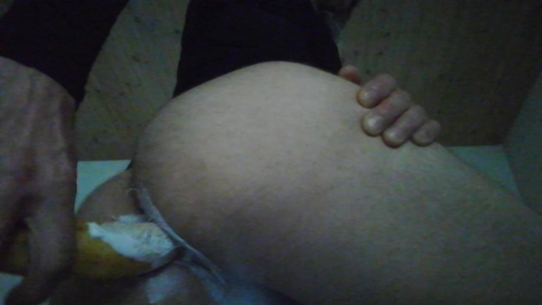 BDSM TS beginner: TS在屁股上吃香蕉