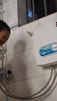 Ensine a se masturbar no quarto
