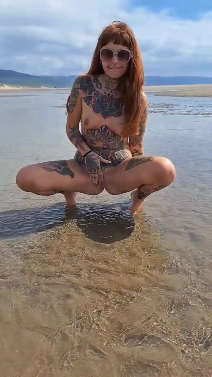 Yourfavecumslut: Pipì in spiaggia