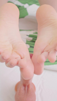 Fishnet & Barefeet Footjob by Goddess Karneli