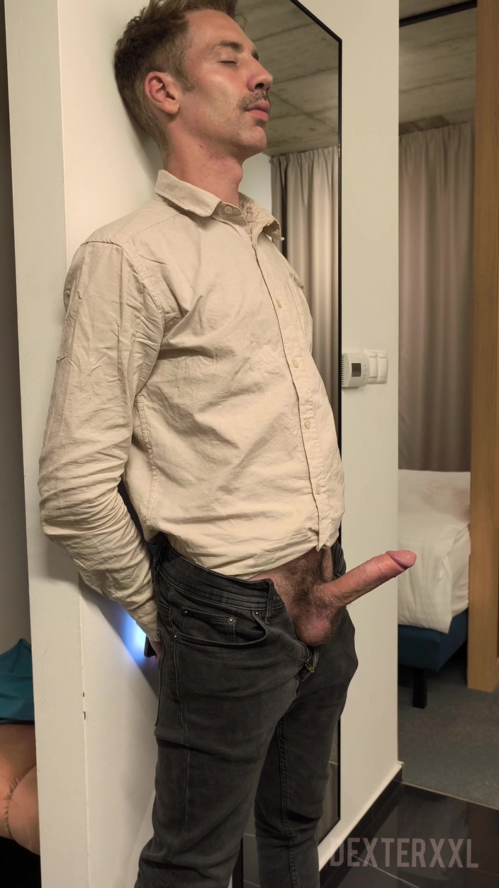 Dexterxxlfun: Thomas jovem amigo sexy é chupado do papai