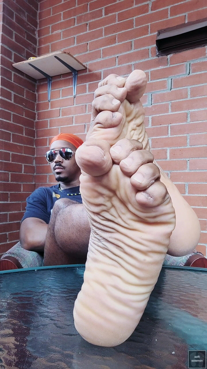 Soft Soleman: Plantes De Pieds Croisées Et Décroisés (2025)