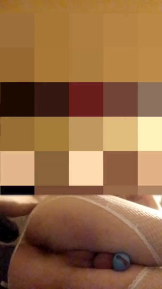 Lumi's: Banci putih menghukum pelernya dan meregangkan pantatnya dengan dildo ukuran...