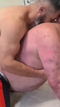 Silver Stepdaddy Boxer Vs. Gouine Wrestler - Singlet Wrestling Challenge