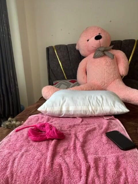 Sazii: Extremes schlagfisting und orgasmus für die enge muschi