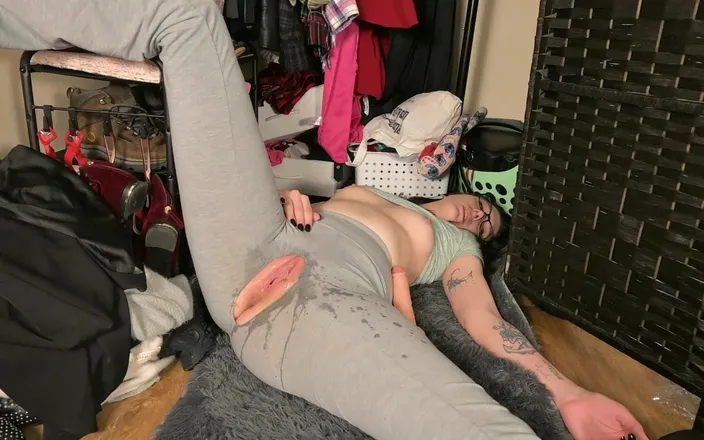 Miss Ellie Roleplay: Closet Edging