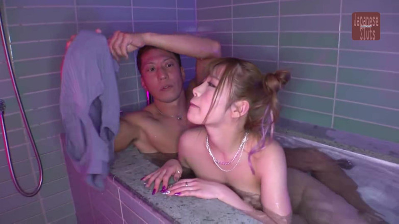 Lust lab: G-cup gal du monde de la mode. Le style, la...