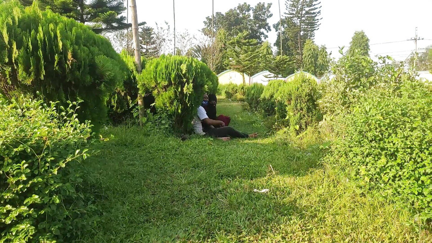 Boy & Girl Caught In Park Doing Sex (Sexy wife studio)