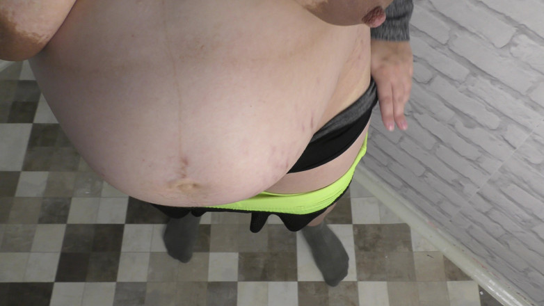 Milky Mari: Esposa embarazada de 9 meses mostrando su cuerpo sexy lascoso en...