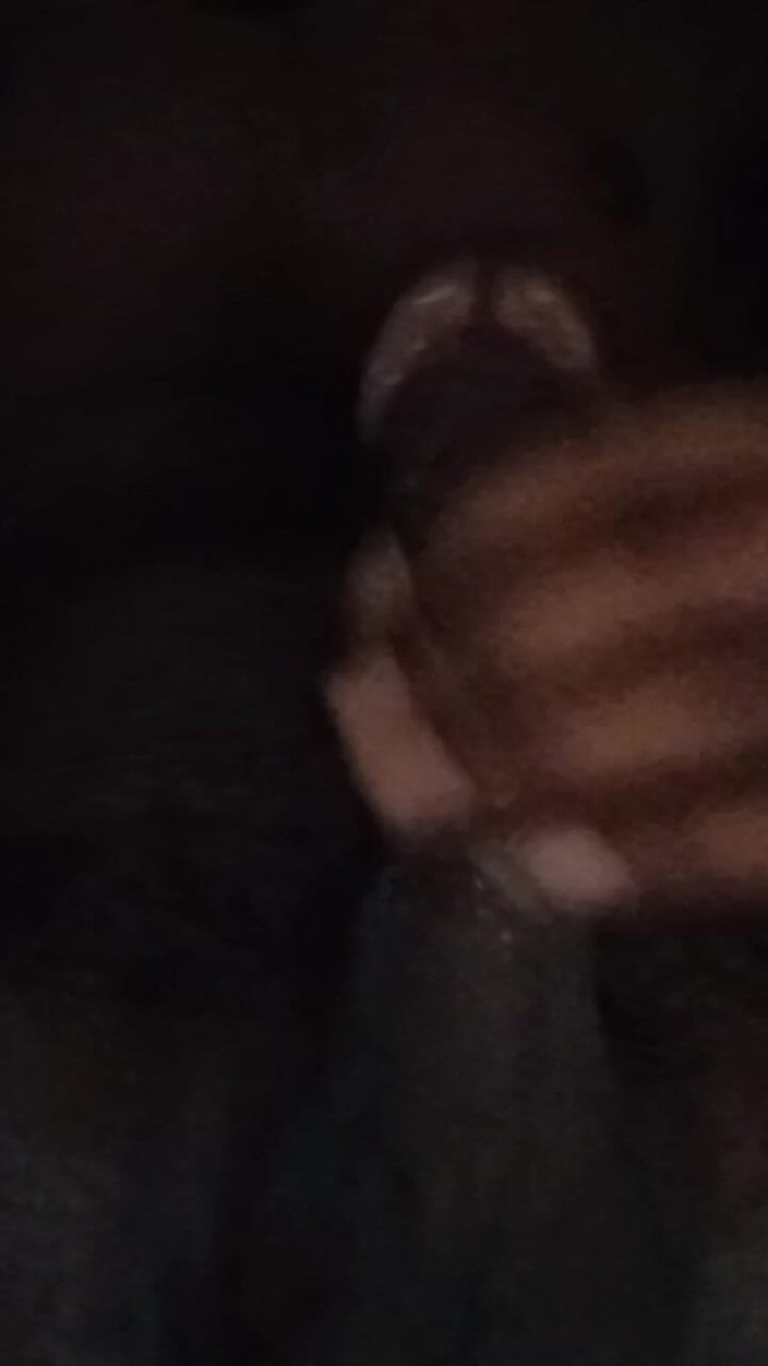 Arvind6355: Mi sono masturbata e sono caduta di notte. Fratellastro