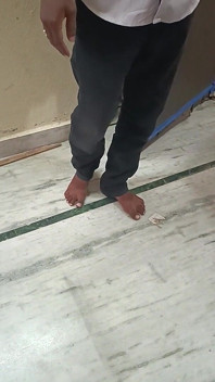 Une tatie propriétaire stricte vs une soubrette innocente, torsion inattendue