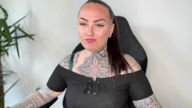 Miss Valentina: Nessuna troiura dominazione femminile