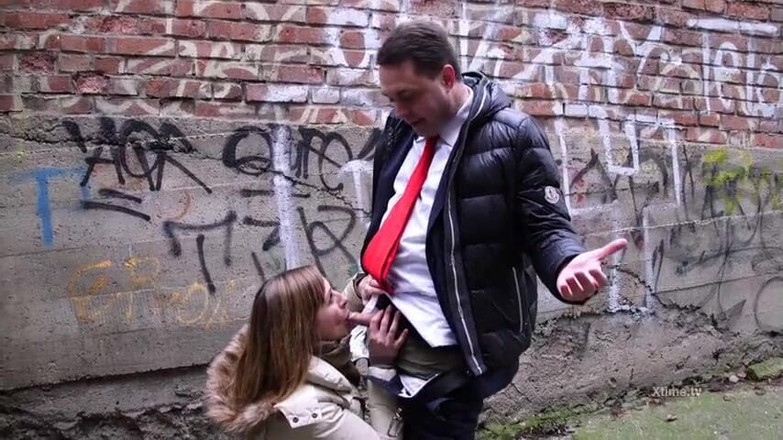 Andrea Dipre Channel: Blowjob di taman untuk raja lucah sampah Andrea Dipre