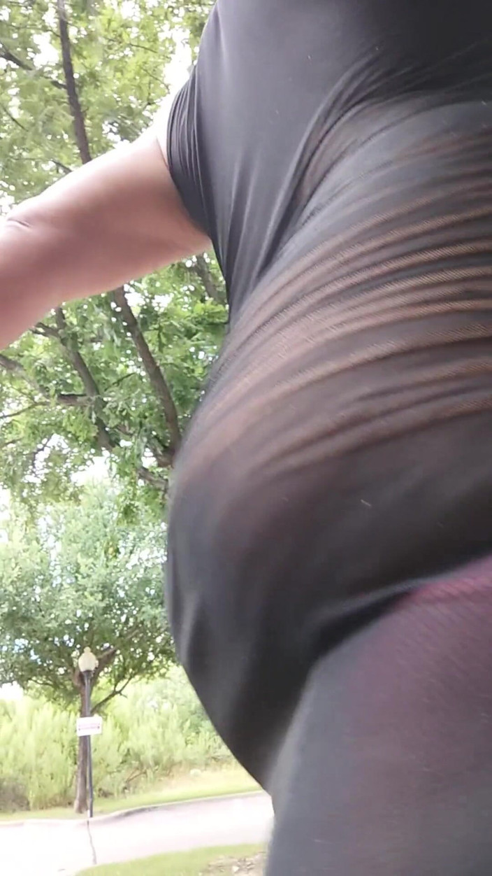 KNKY Bee: ミツバチがLEDプラグをつけて外へトレッキング