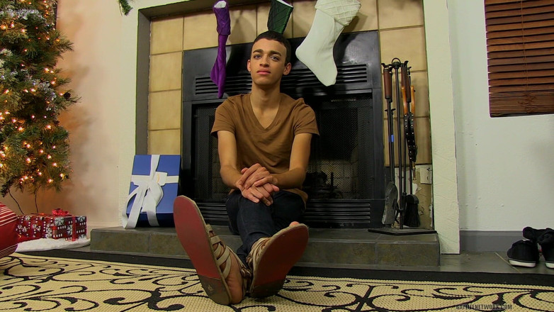 Lollipop Twinks: Hanging Out with Cute Dustin