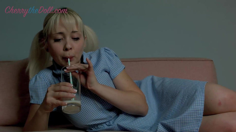 Cherry The Doll: Birthday Blow