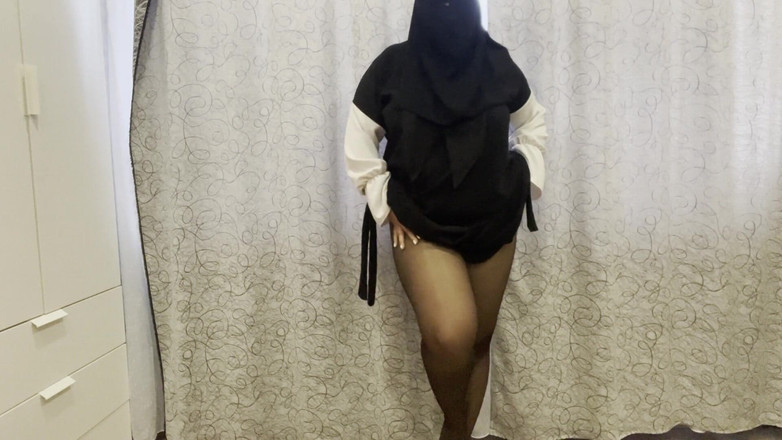 Lux Eva: Marocká nevlastní sestra v punčochách bez kalhotek