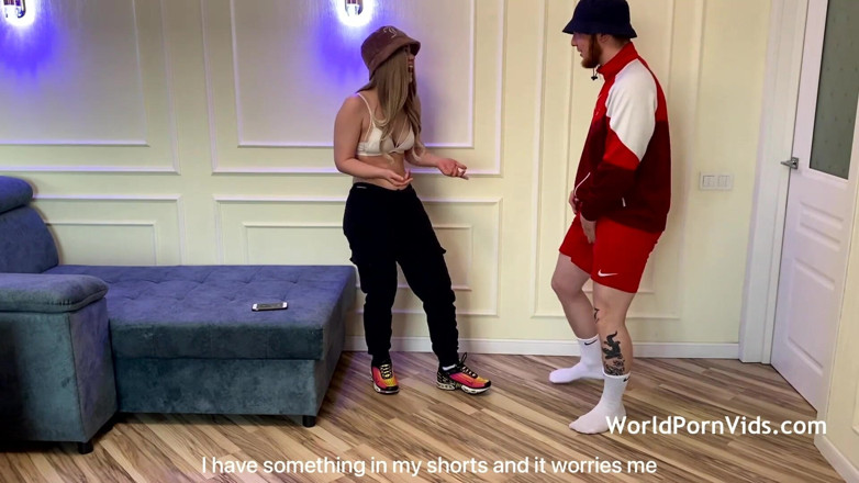 Selected worldwide porn: Une jeune prof de danse baisée par une étudiante goûte le...