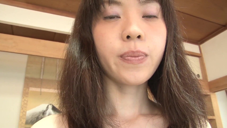 Japan Lust: Gorąca azjatycka dziewczyna uwielbia ssie kutasa