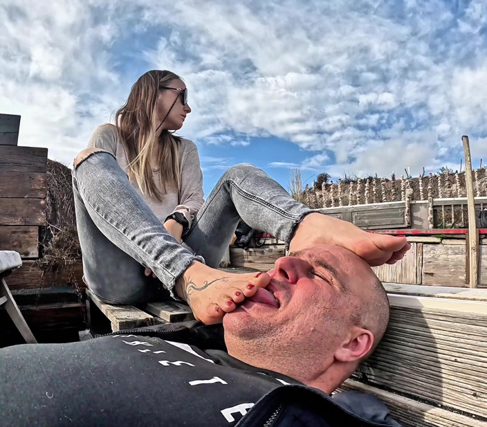 Mistressyammyboots: Putere sub picioarele mele