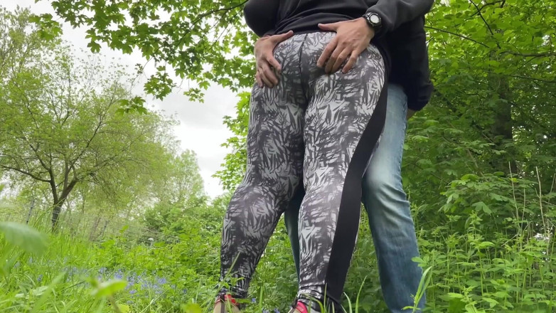 OurFetishLife: Voelde de cameltoe van mijn schoonmoeder in een legging terwijl...