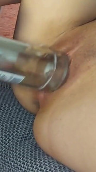 Ruptura por uma garrafa enorme