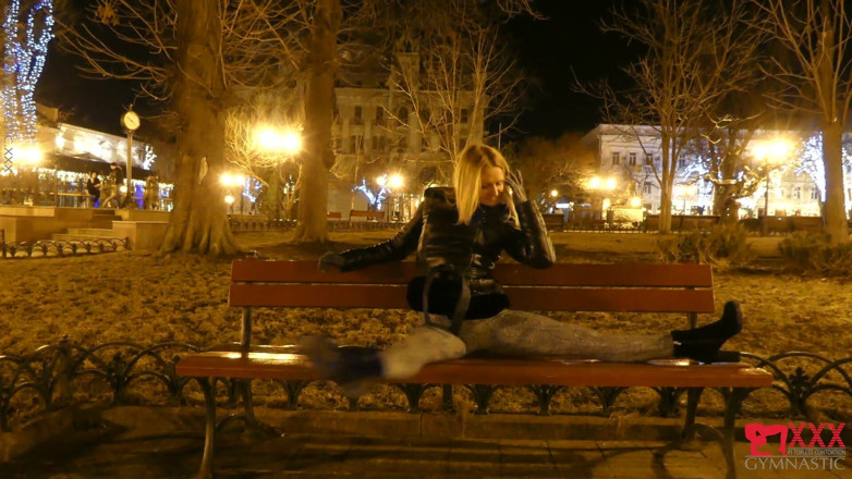 ZentaiDolls: Doamnă în elastan după muncă