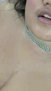 Ann tuổi teen châu Á với âm hộ đầy lông không kiểm duyệt bị đụ bởi con cu to