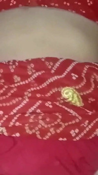 Meia-irmã e meio-irmão desfrutam de momento de sexo atrás de seus pais, indiana gostosa foi fodida por seu meio-irmão