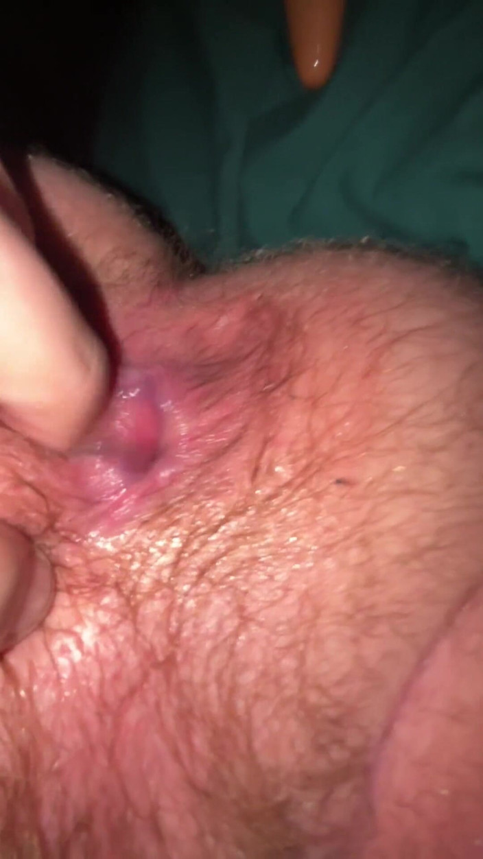 Bigwhitecock: Gioco con il mio grosso plug anale nel culo
