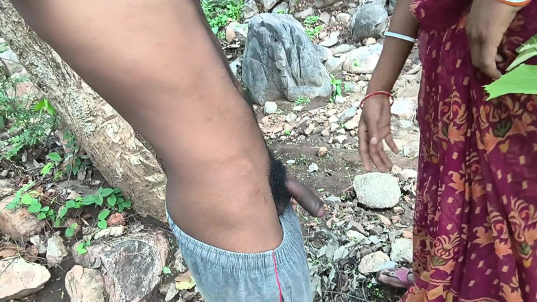 Poonambhabhi village: Ateşli bibi jangl yüze boşalma videosu.