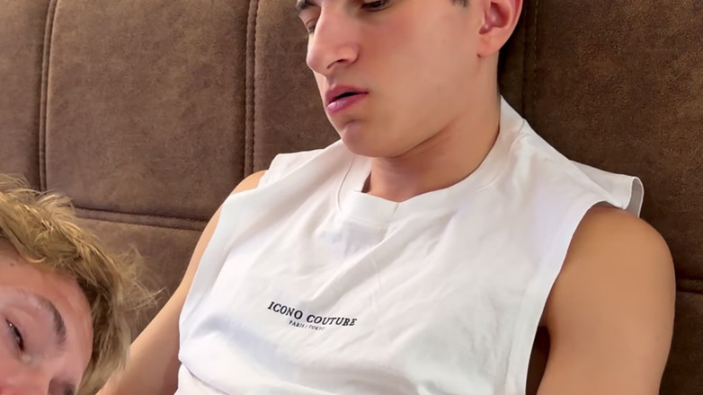 Max Gen: Foot Fetish Part 1 Licked the Legs of a Guy with...