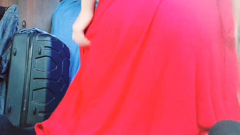 Kitty_Cross: 热辣的变装者今晚用华丽的曲线缓慢挑逗