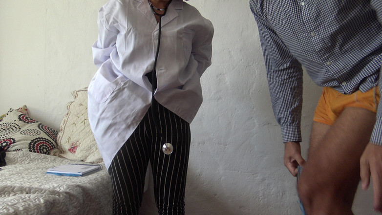 Souzan Halabi: Цей турецький лікар шокований!! Я виймаю свій великий член перед нею.