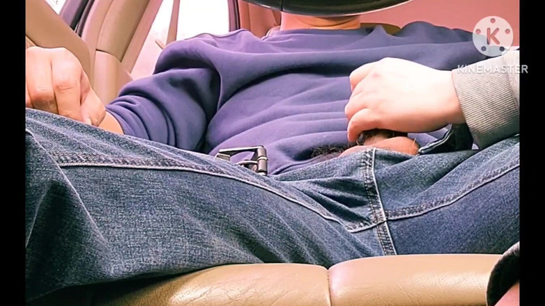 Asian x hunter: 継母が車の中で私のチンポを食べている