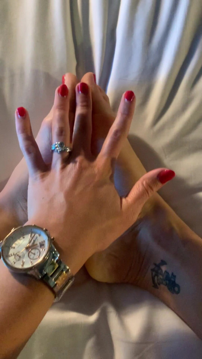 CALLIE ROKS: POV Self Foot Worship