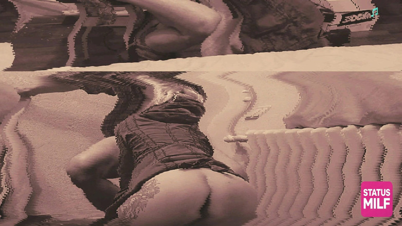 Kett Mun: Laskavá Dospělá Žena Kouřila a Dala Zadek Mladému Dělníkovi