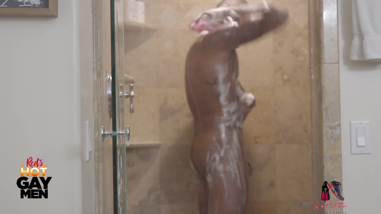 Reds Hot Gay Men: Tachinare solo la duș