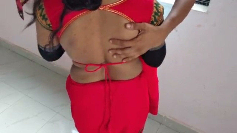 Safashaikh: インドのホットな妻がサリーを着て、夫が家に入って激しくセックスしよう