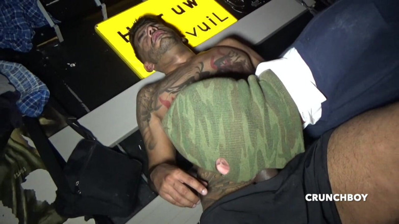 Crunch Boy: Increíble orgía gang bang en crucero al aire libre