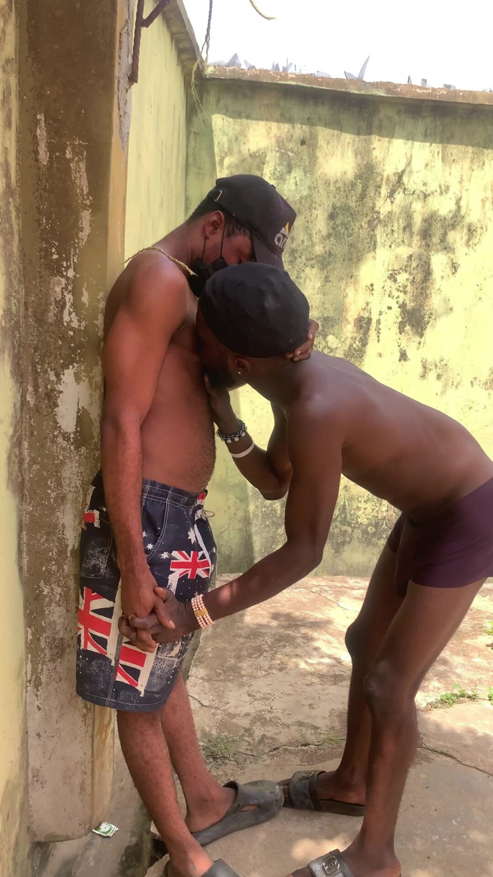 Sexylary: Seks gay erotik di luar