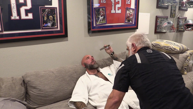 MasculineJason - Jason Collins: BJ while smoking a cigar in my robe!