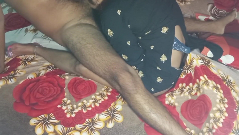 Manjushukla: 非常有吸引力的 feegure 是印度哥