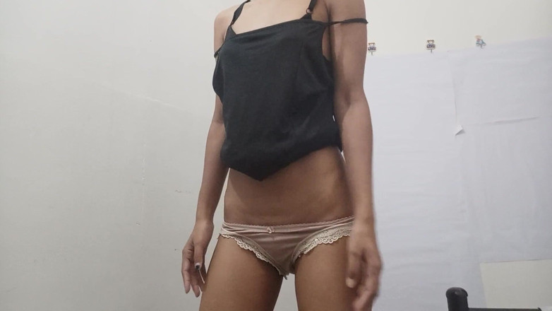 desigirl93: 漂亮的小便特写