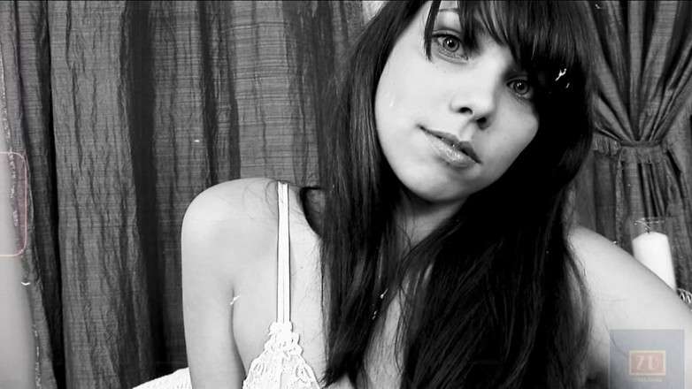 Chica Suicida DVD: Classic Cute Teen Oley Lingerie Striptease in Bedroom
