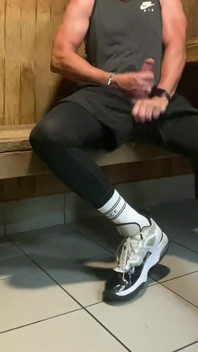 Ще один камшот в сауні від jockdad87