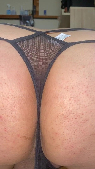 Kyotosigakk: A man exposes his anus. Take a close-up shot so...