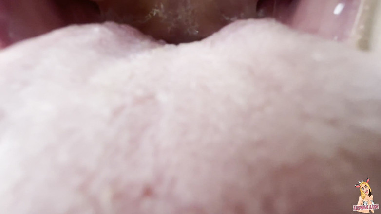 Lenna Lux: Sinsi minik kız yenilmek istiyor!