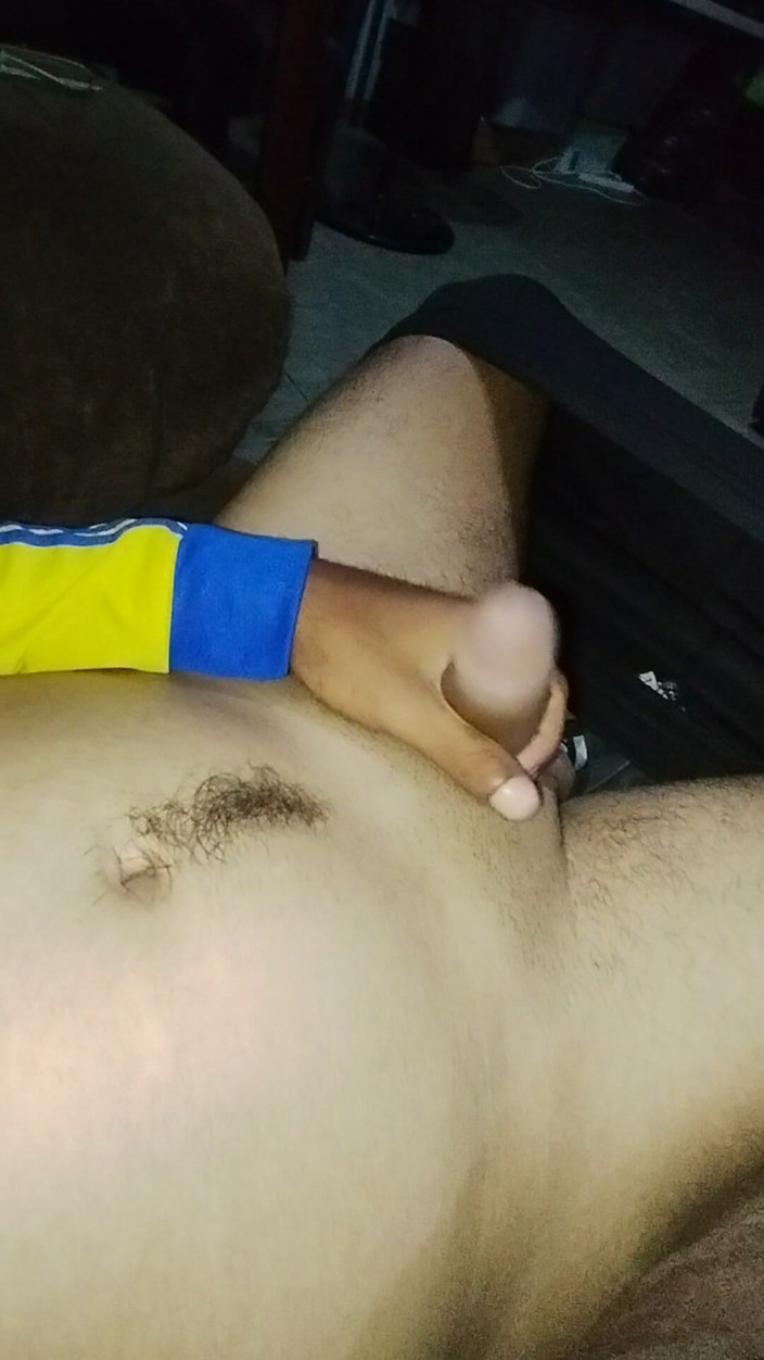 AlexAlejandro13: Oturma Odasında Yalnız Bırakıldım