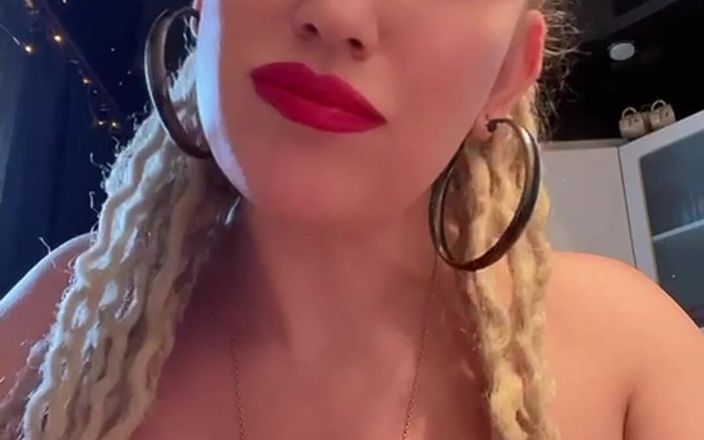BadAssBitch: Compito di cbt CEI in topless